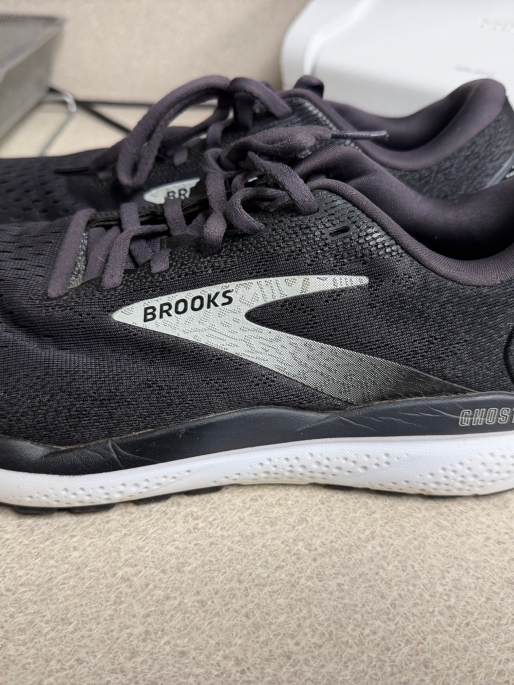 Brooks Ghost Men's Running Shoes - Black & White